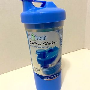 Fit and Fresh Chilled Shaker with removable ice pack